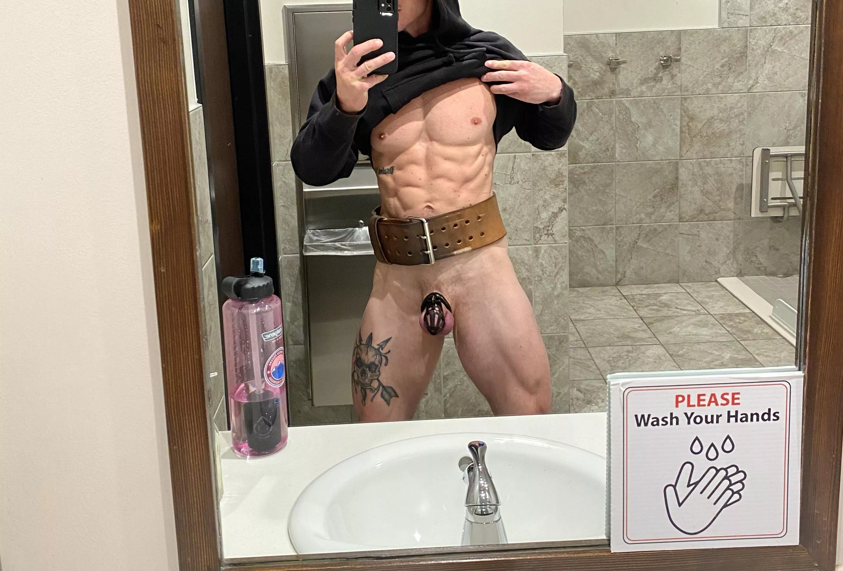 Being a muscle cuckold is so amazing