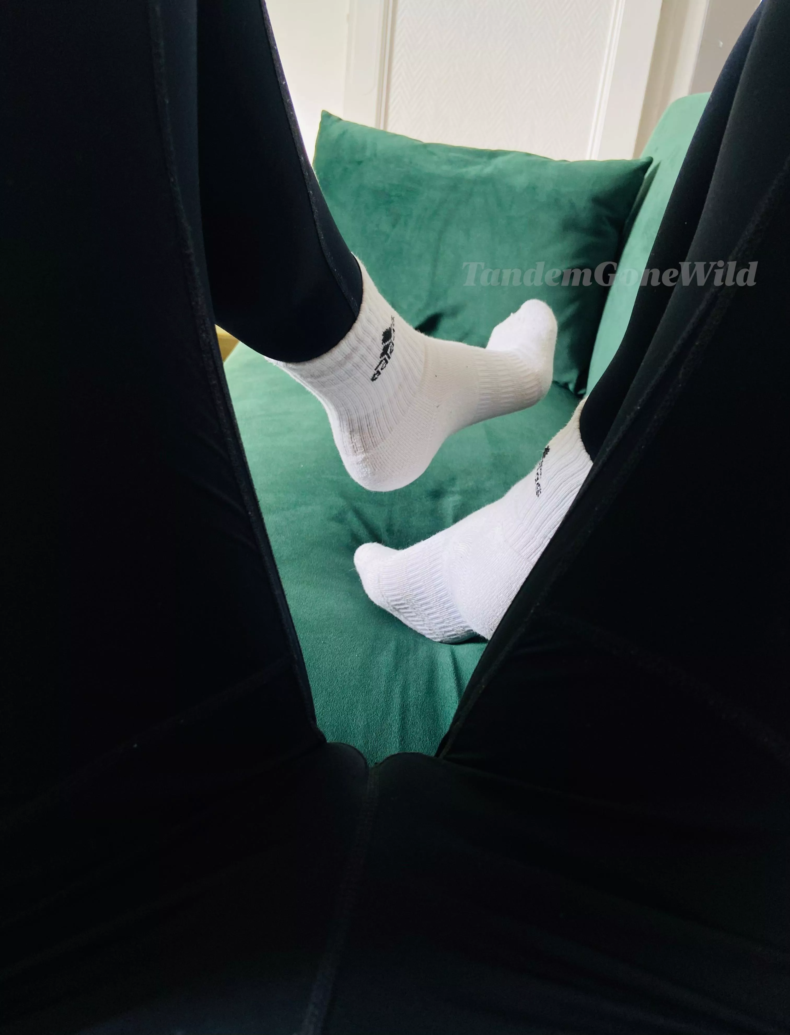 Camel toe & feet pleasure 🐫🦶