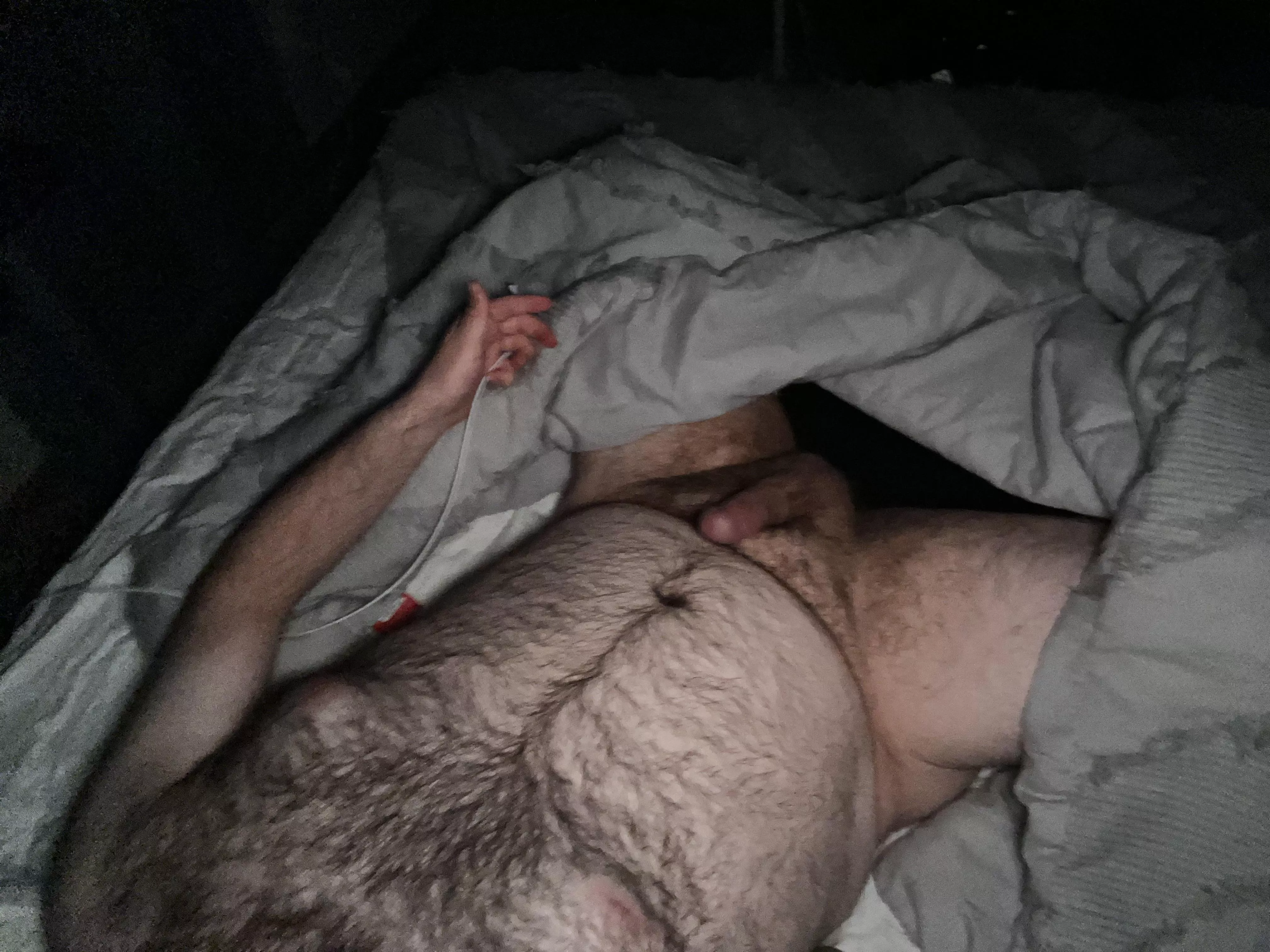 Do yall like a thick hairy mid 20s guy? DMs open.