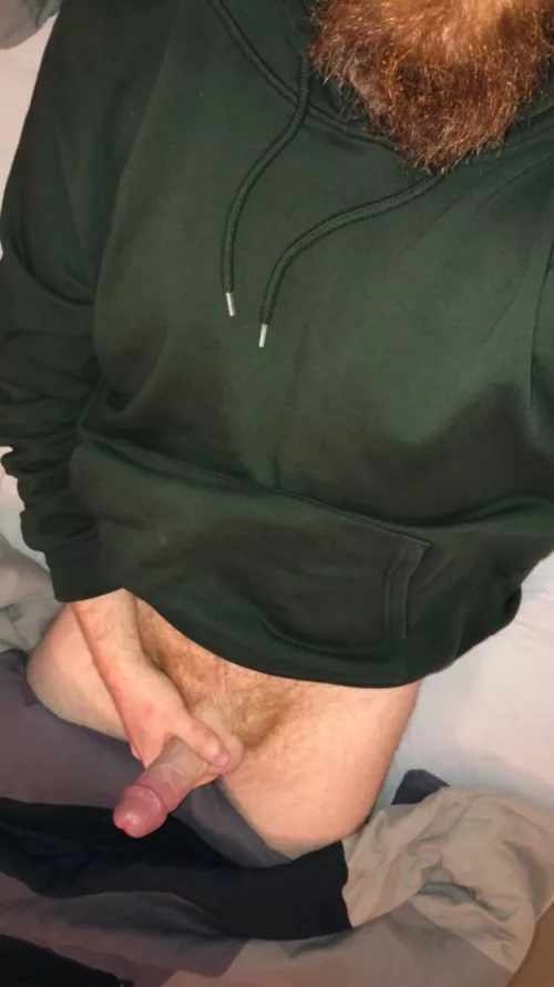 Flash on for this beard and boner