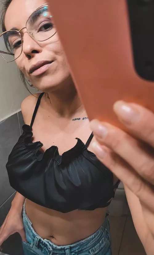 How happy would it make you to receive naked pictures of me every day?