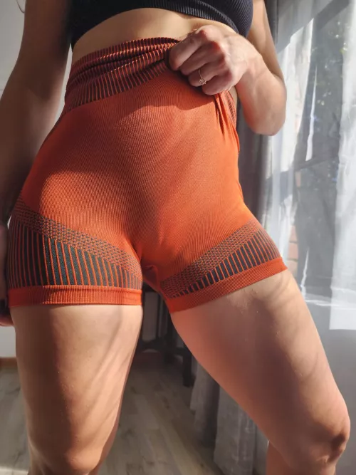 I like my yogapants up high and tight;)