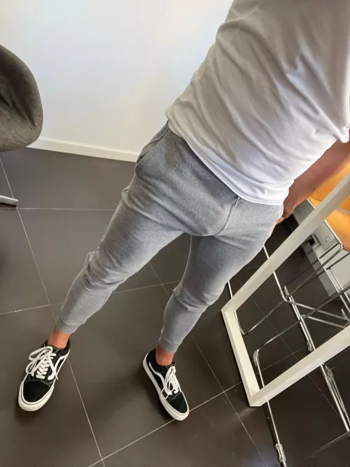 love this sweatpants