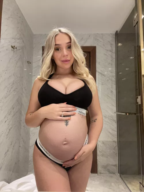 Would you let me send you my pregnant nudes?😈