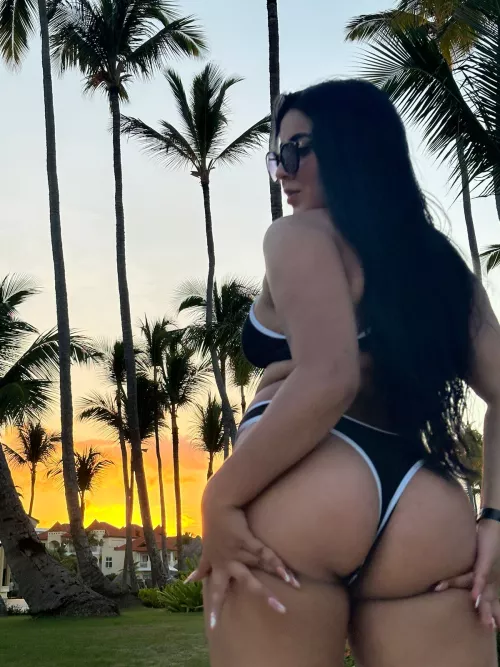 [abbymiller4] my beautiful tanned ass on the beaches of R.D. 😍 https://chaturbate.com/abbymiller4/