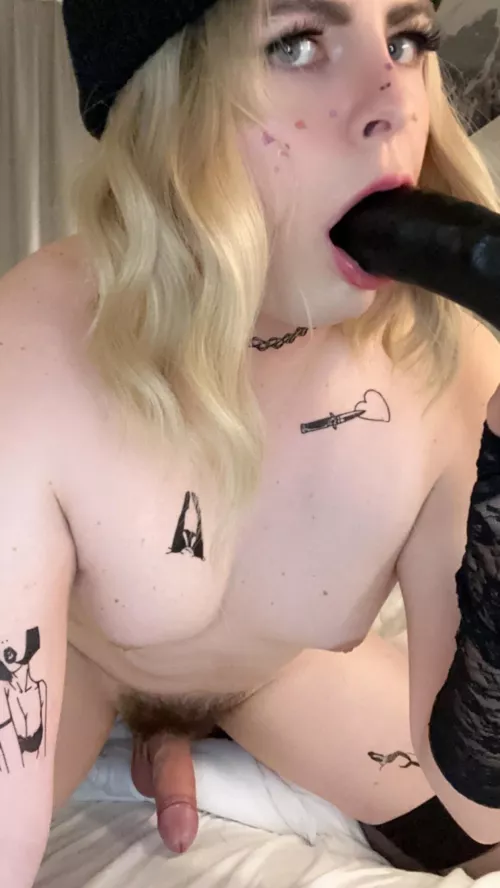 Anyone wanna throat fuck me?