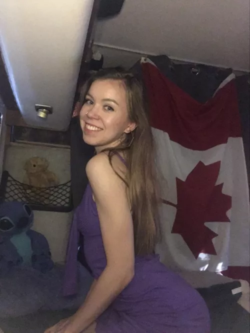 Does this dress accentuate my natural curves?