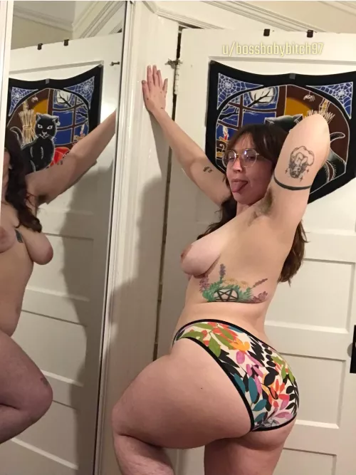 Good morning, I'm waiting for you to lick my pits