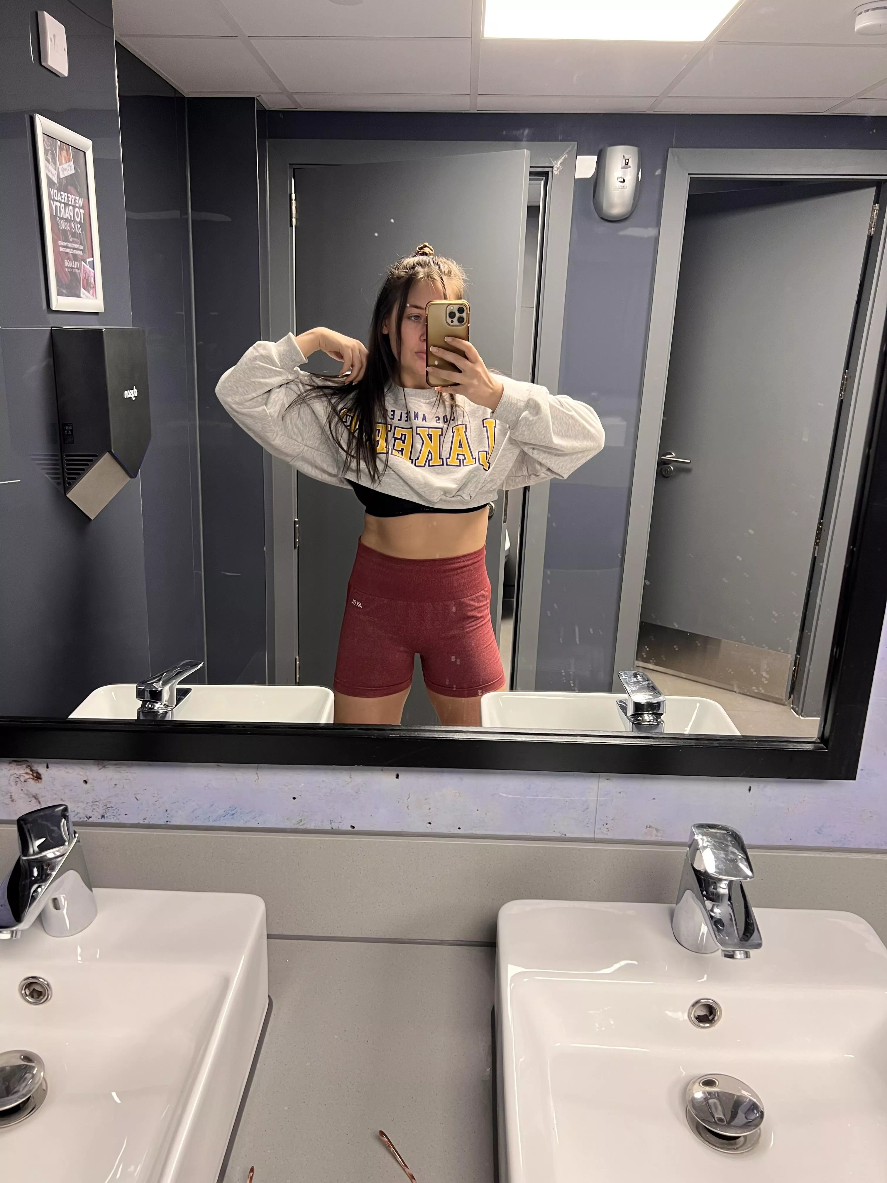 Gym & sauna… one of my fave things to do 😍💦