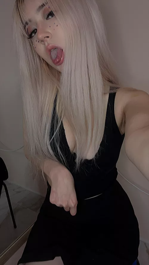 how much that bitch needs her big boy