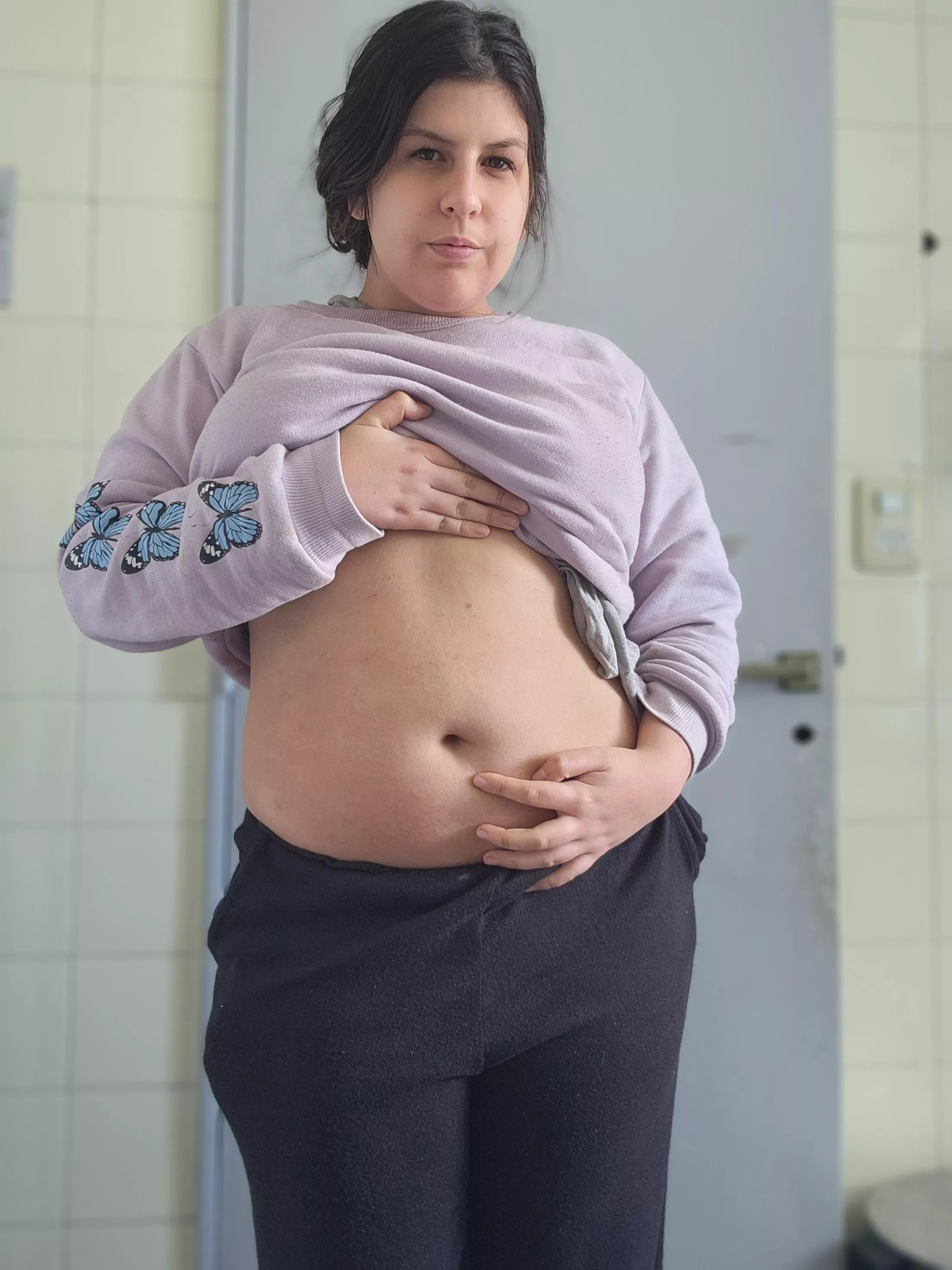 I know lot of games you will love to play with my bellybutton