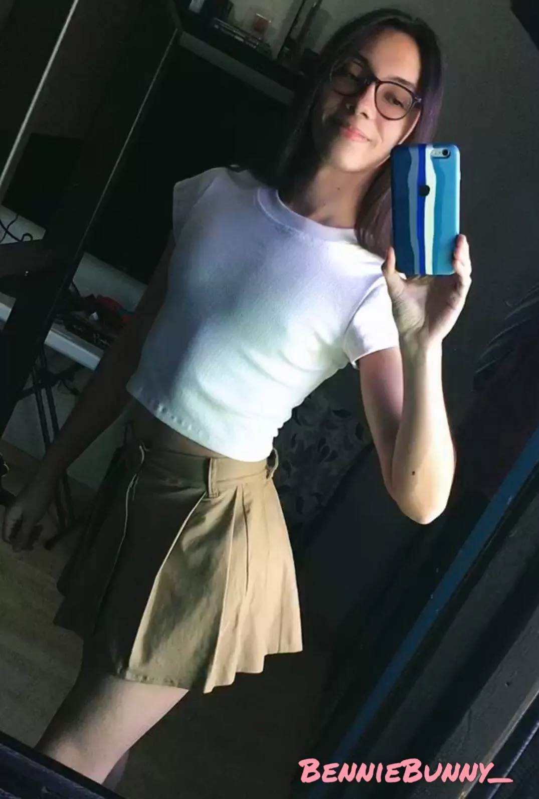 I love my skirt so much!! 😭 it literally matches with any top I try 🥰