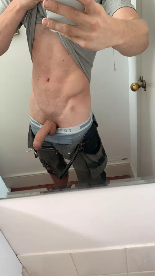 Just a hard working builder 👷🏼‍♂️ 🔨