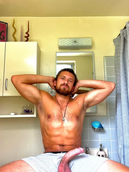 Massage me? 💦👀