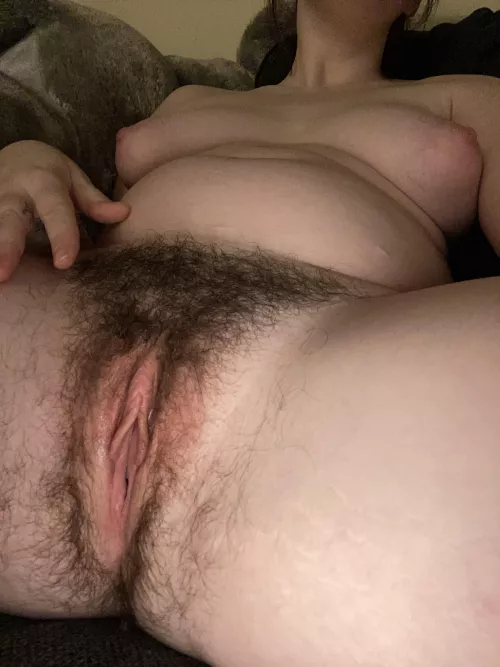 messy and wet pussy at your service!