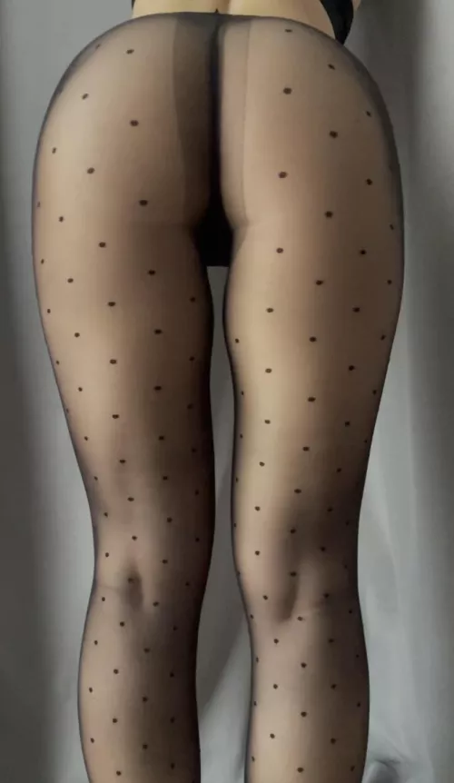 Rip my pantyhose now