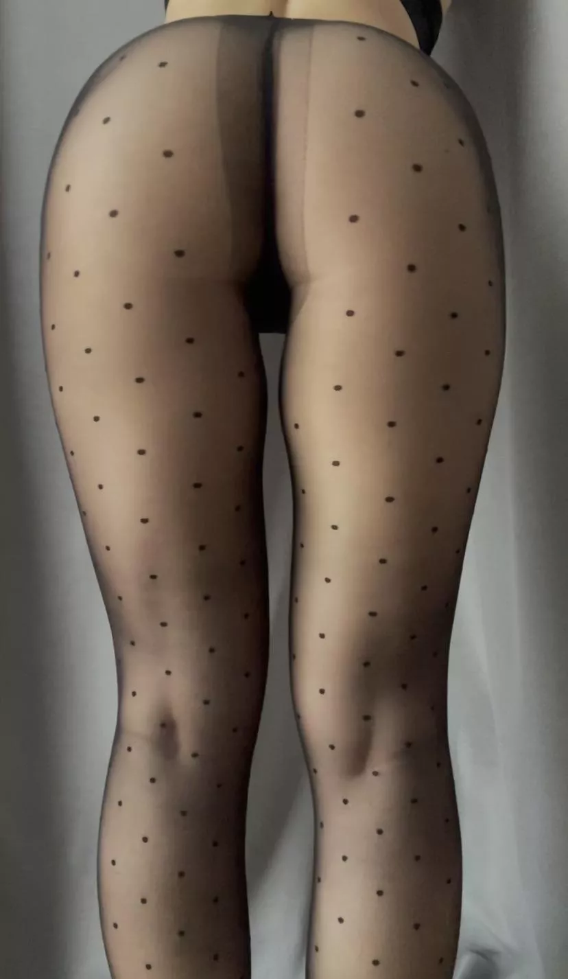 Rip my pantyhose now