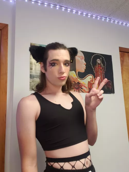 Say hi if you think I'm cute 🤭