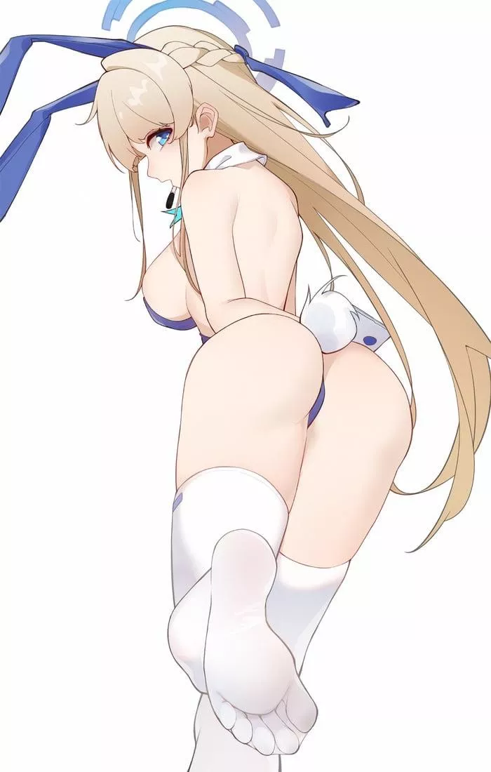 “Toki showing off her cute tush..”