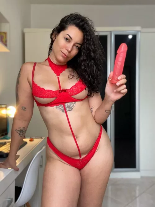 Would you like to see me using it? 🤤🥵