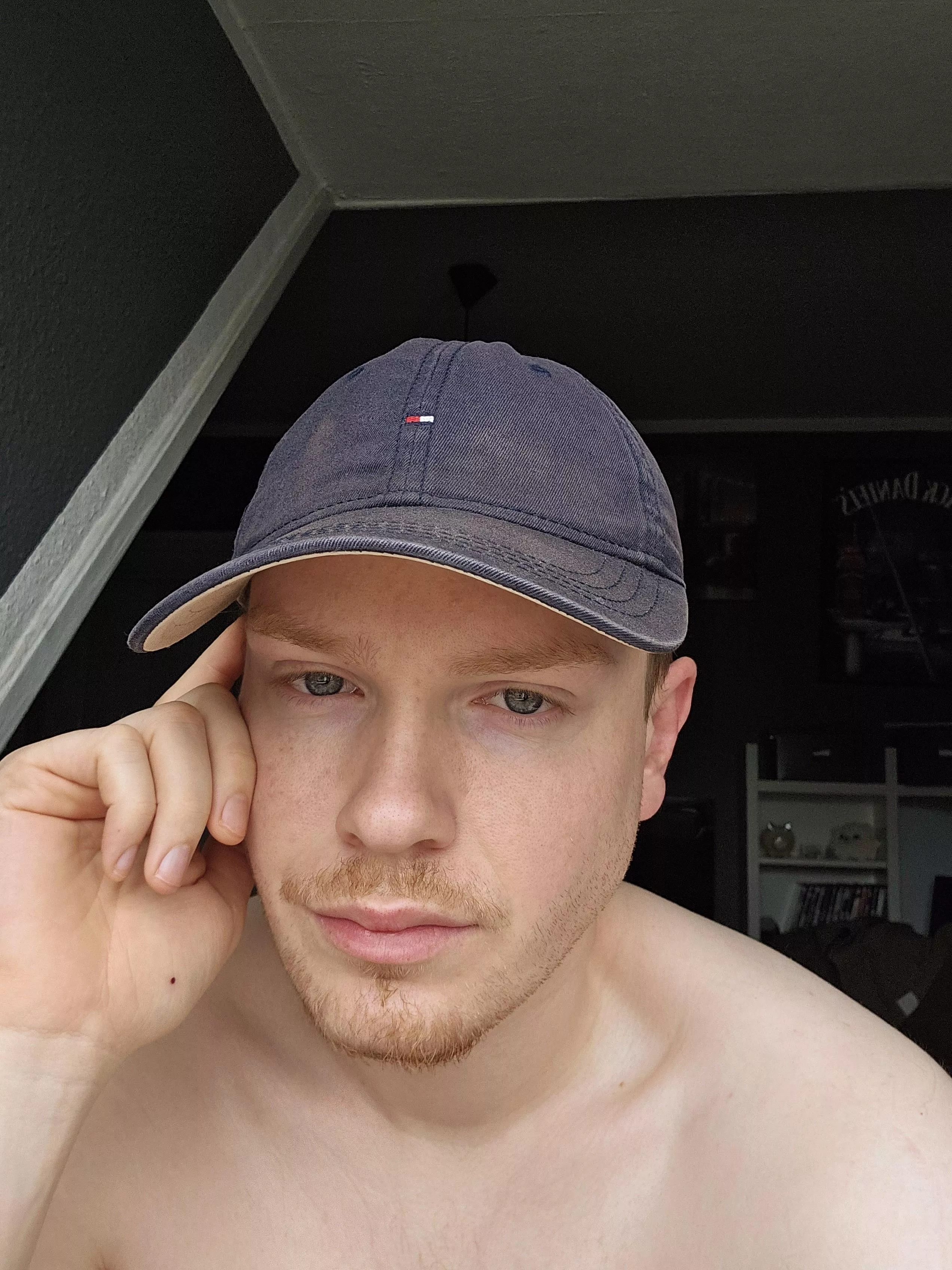 Awkward hand placement ik lol