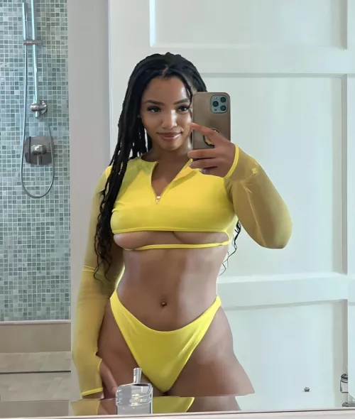 Chloe Bailey 💛🌼