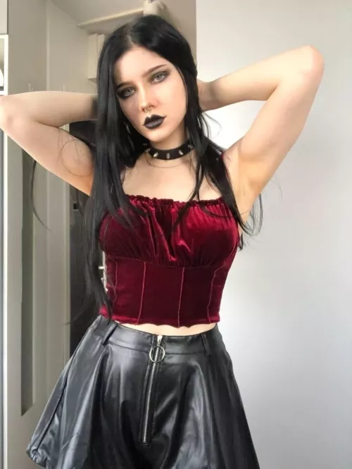 Guys at school aren't a fan of my aesthetic, but I hope Reddit is