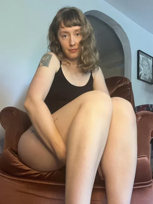 Having a relaxing morning [F]