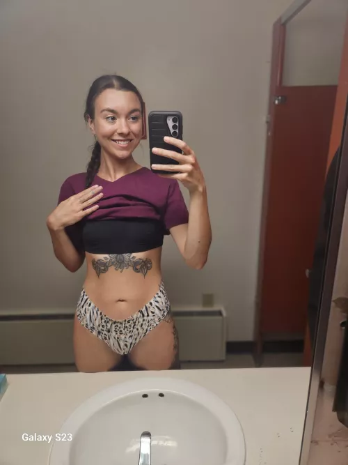 I love showing off my underwear to my patients to start the shift