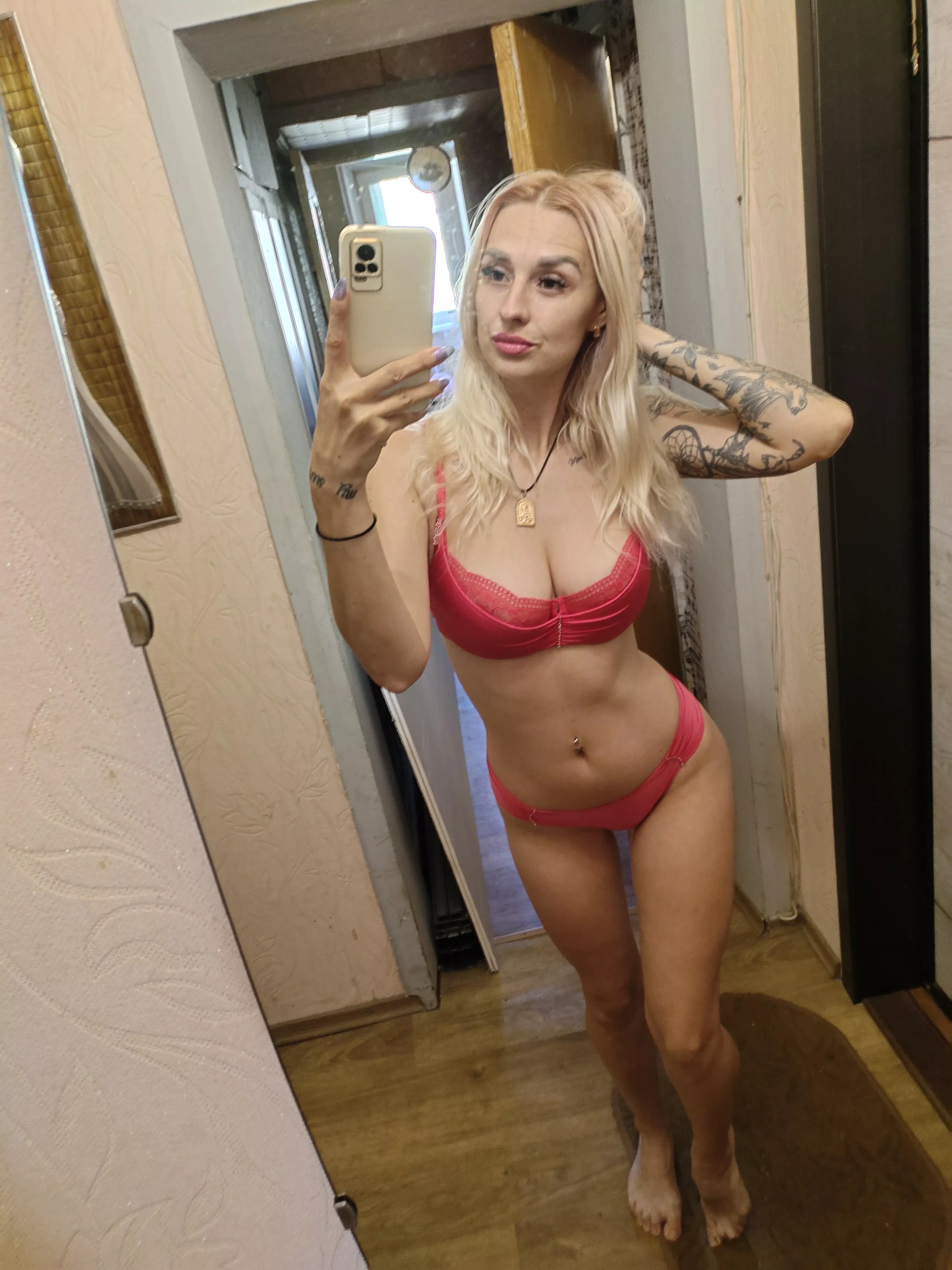 I will delight you with such selfies while you are at work