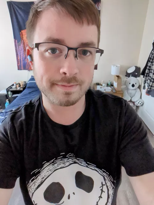 Just quit my job for my own mental health. Now just waiting for Halloween👻🎃