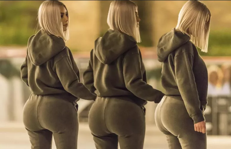 Kim k juicy booty 🍑