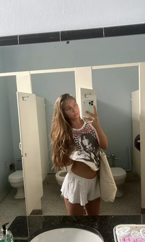 Last time I met hubby he was begging for a sniff of my pussy so I kicked him in the balls and took his money. Now i'm meeting my two favourite bulls to rail me. I'll record everything and send it to my hubby