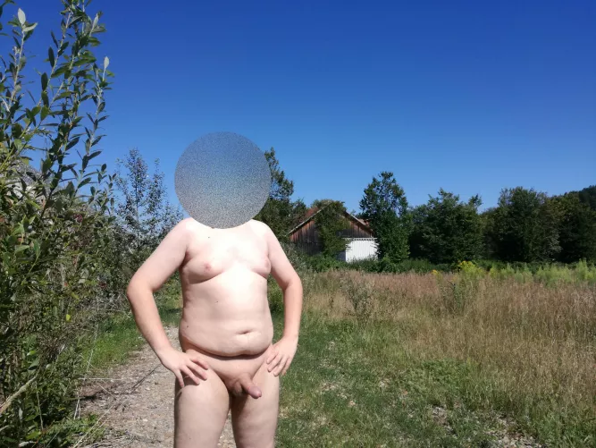 Love to show my chubby body outside