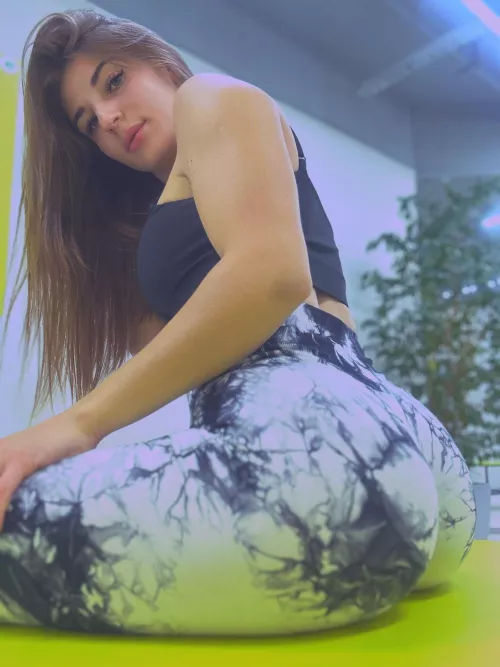 sometimes I have a thought, maybe the pants are superfluous here......