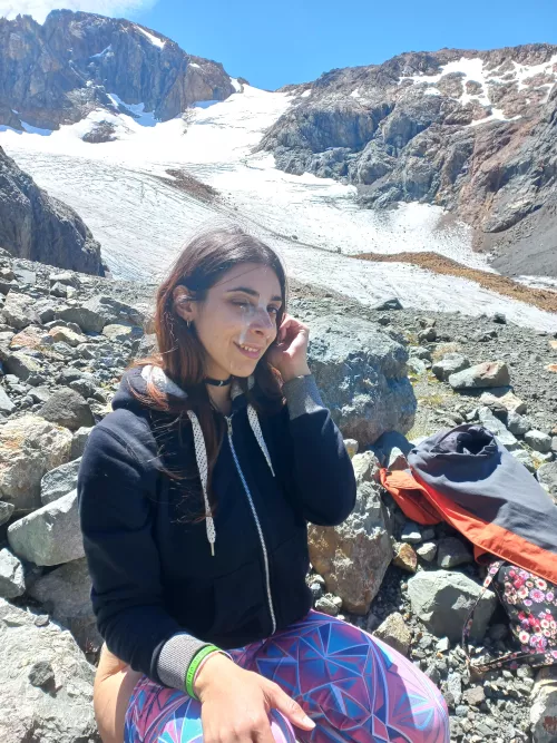 there to much snow at the top of a mountain