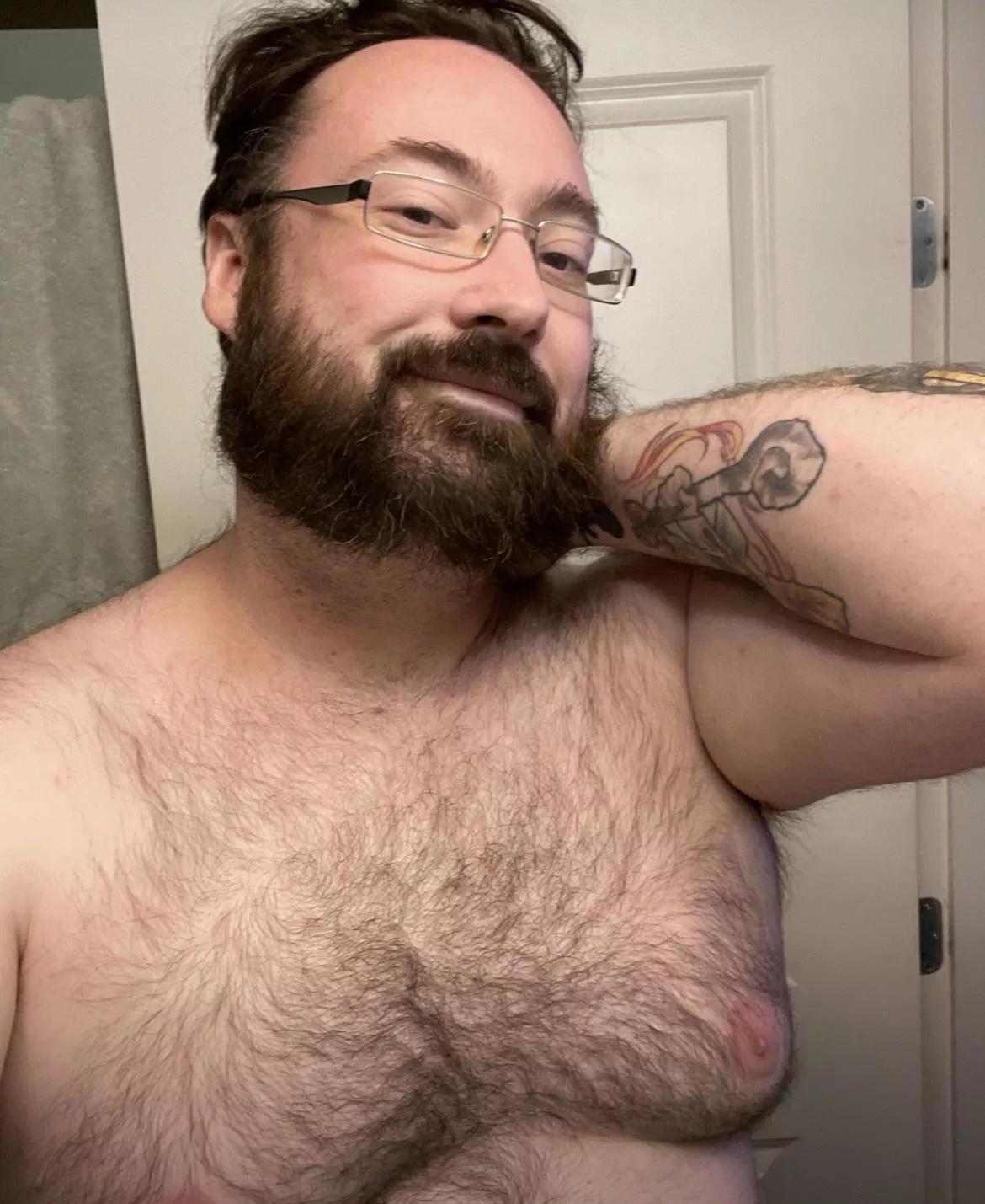 Wanting to show off my body on reddit and see if people like it