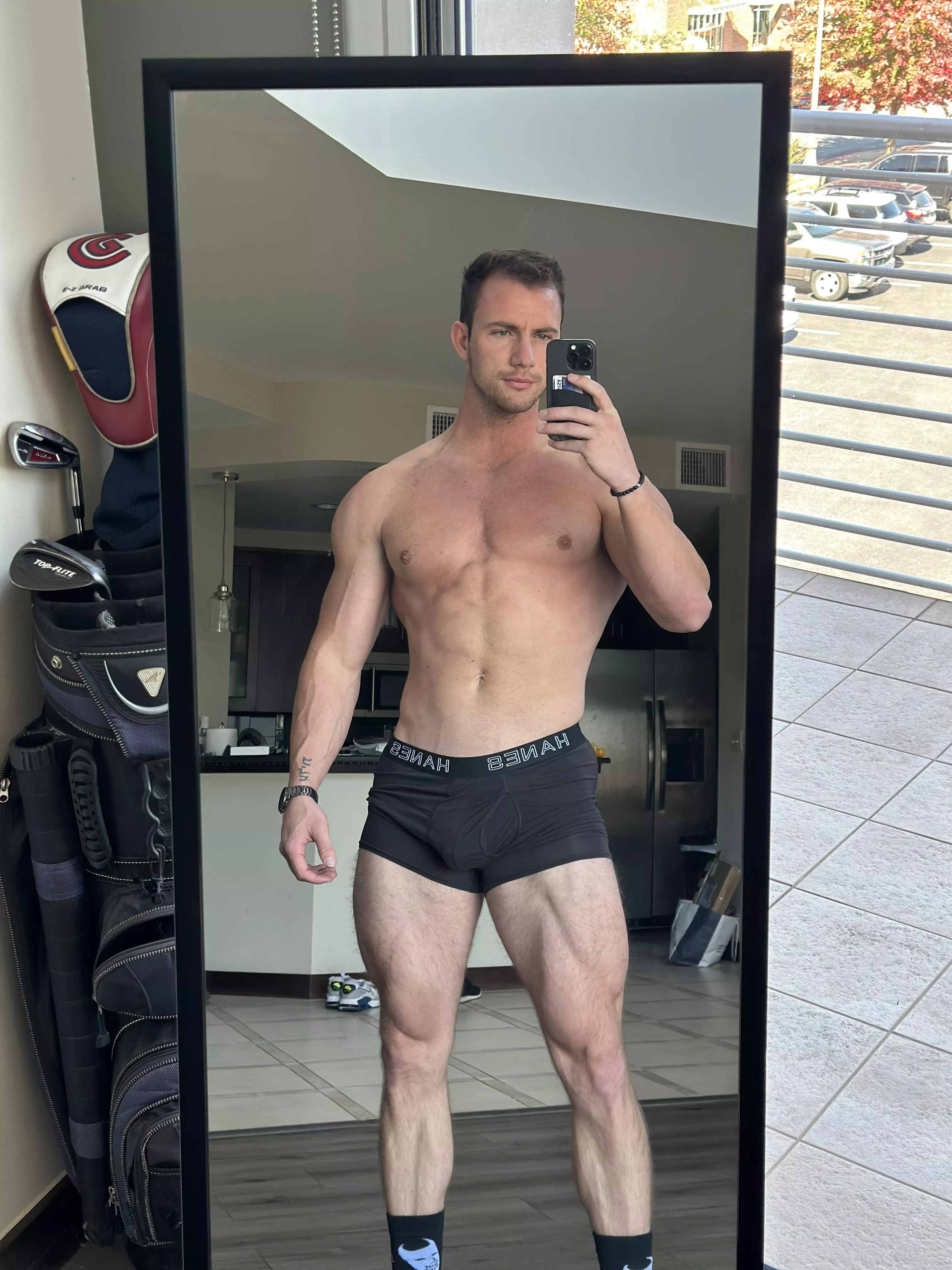 6’3 215 lbs at your service