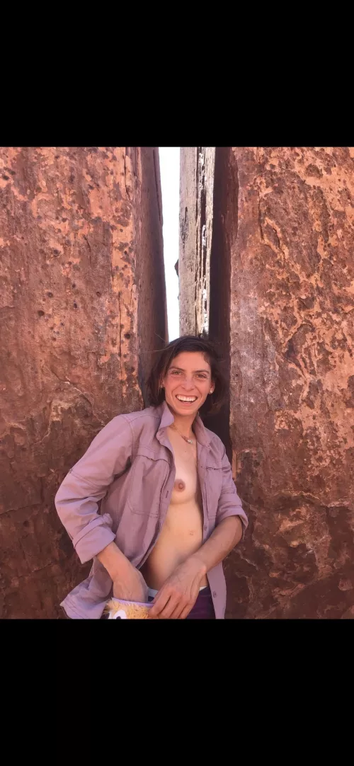 Chalking up before this Red Rocks Chimney!!! 😍🥰🥰