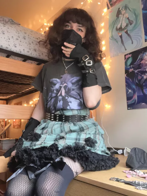 Cut up my skirt (^｡^)