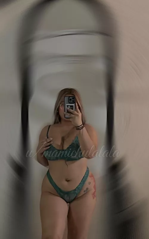 (f) i need some cuddle rn