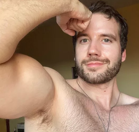 Flexing for the bros 💪