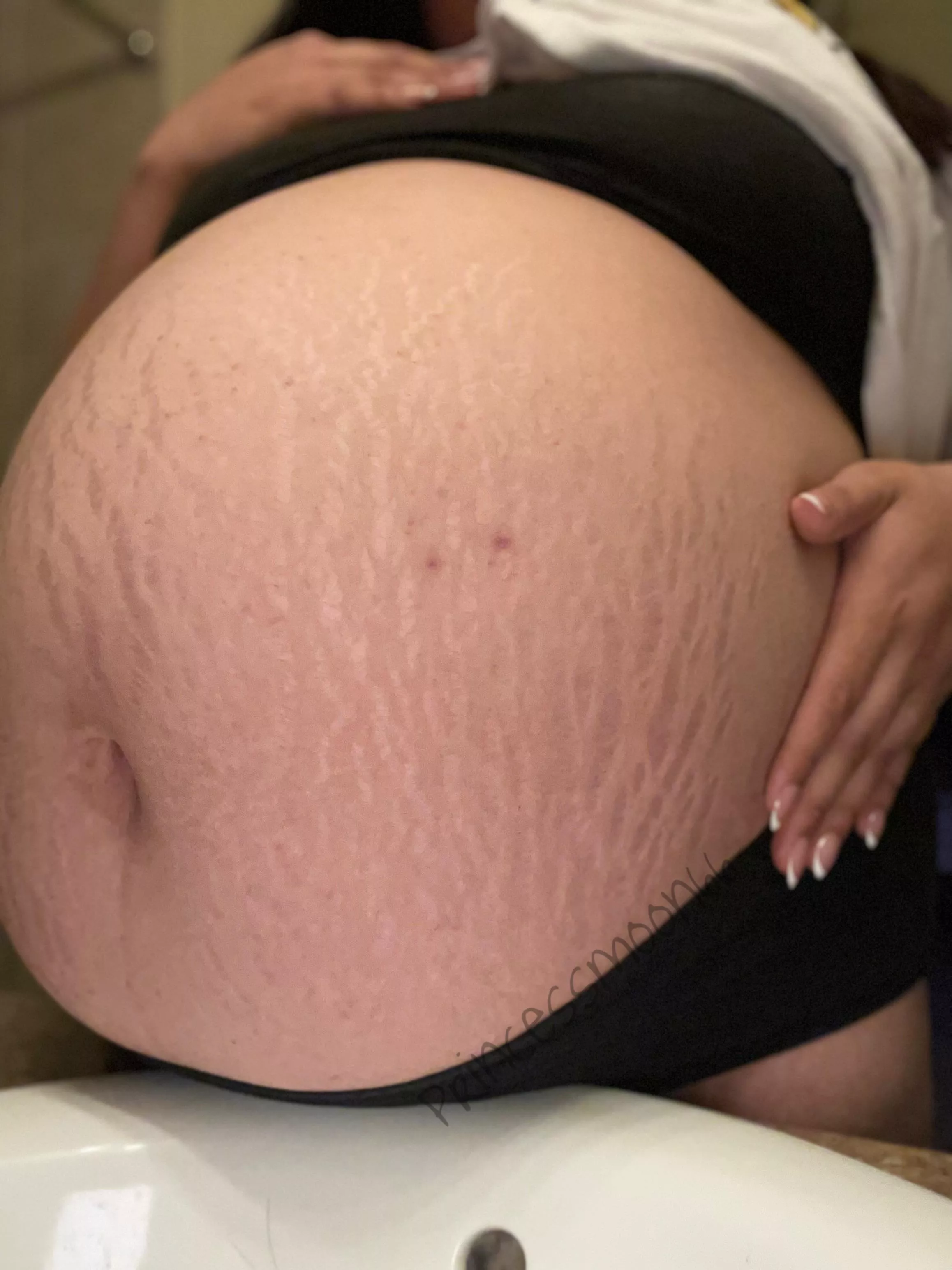 Goodmorning from your favorite fertility goddess 🤰🏻💘