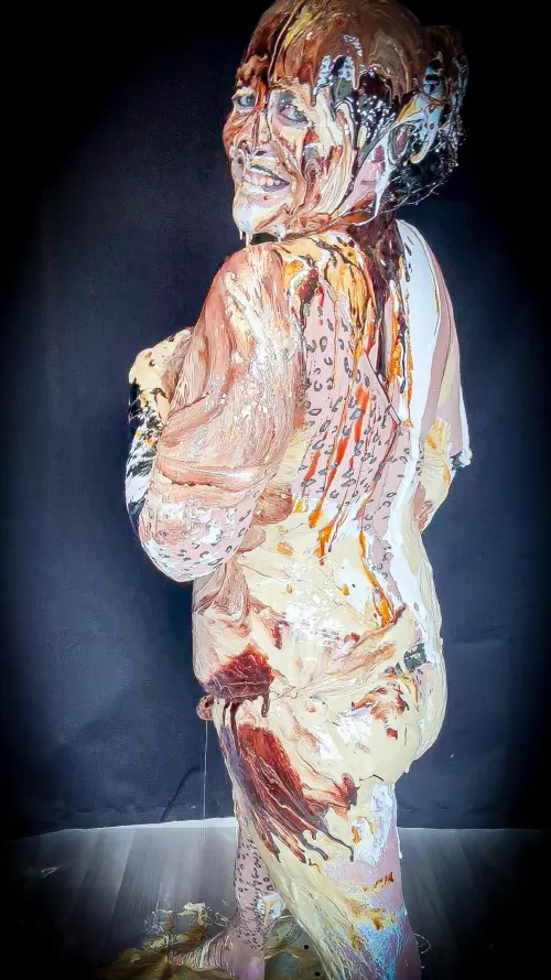 Layers of messy 🤎🤍🖤