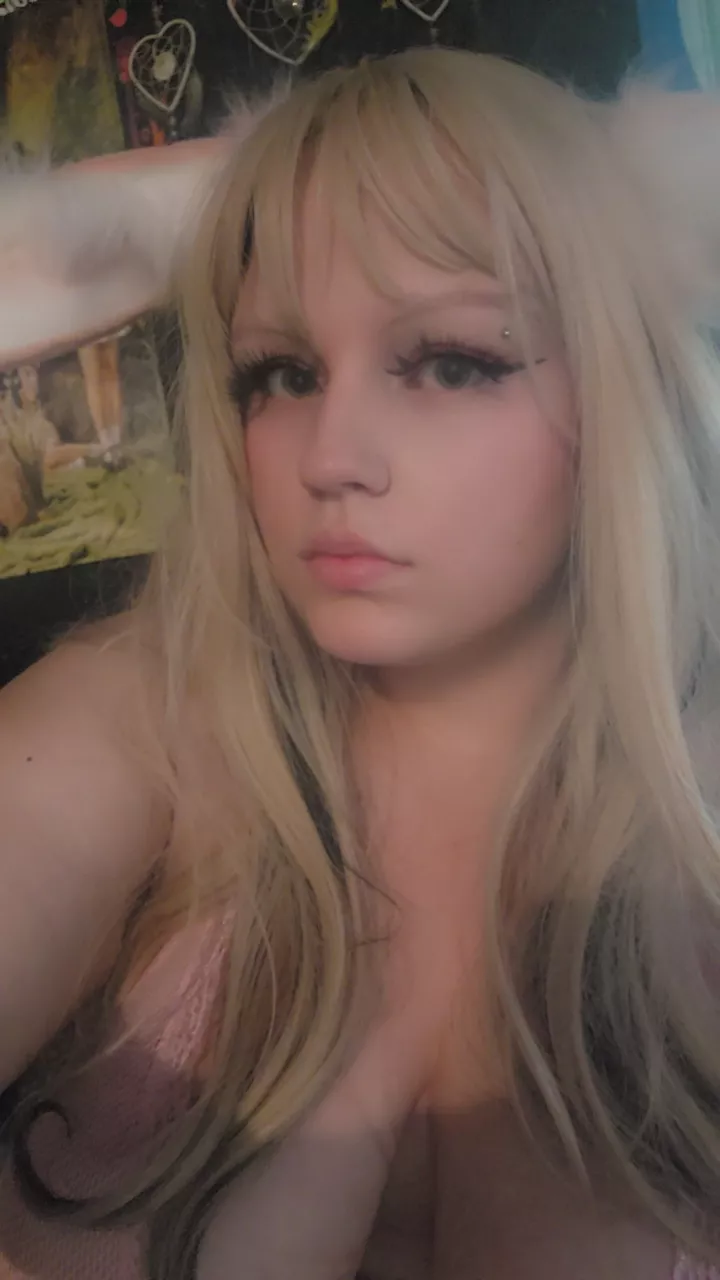 Lop-Ear Bunny girl>>>>>