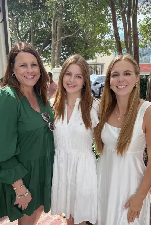 mom and daughters