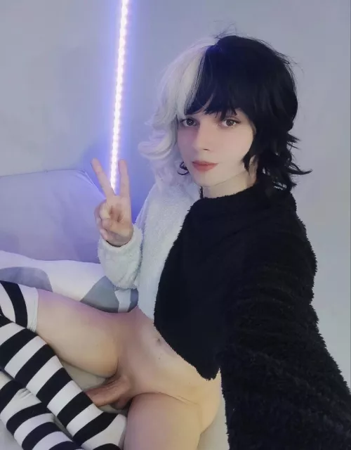 Say hi 👋 if you are straight and I made you a little curious 😘