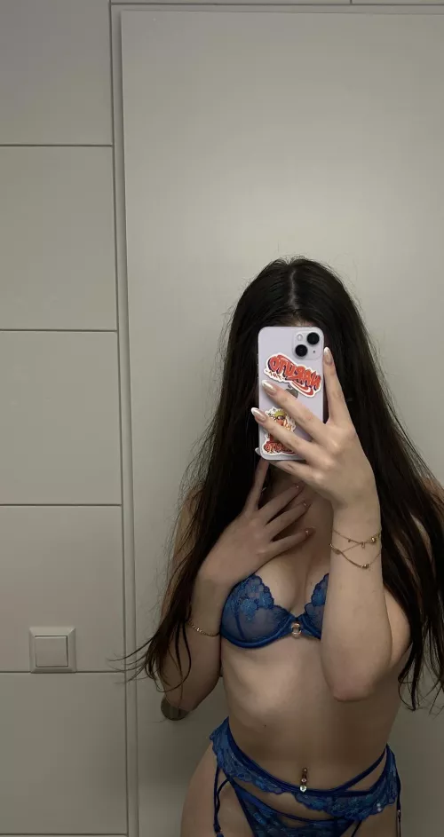 Tell me the first word you think when you see my body..