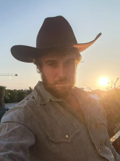 Yiehaw! It's already weekend! 🙂