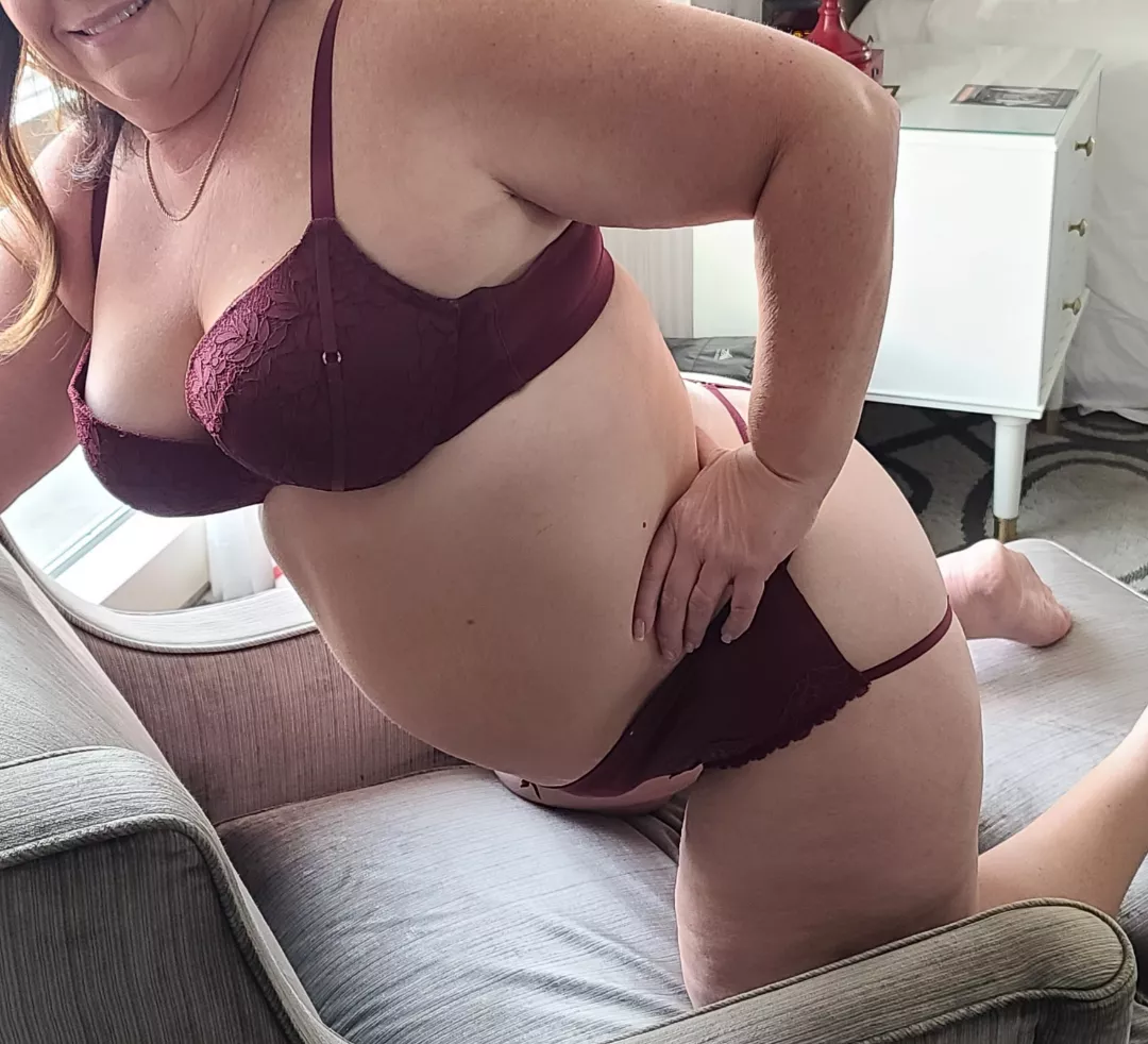 54yo married shared mature milf here!